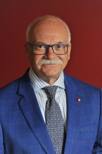 dr. László Szlávnits
